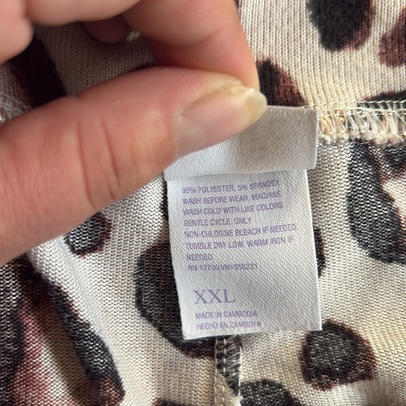 Cheetah Lounge Set - Picture 7 of 10